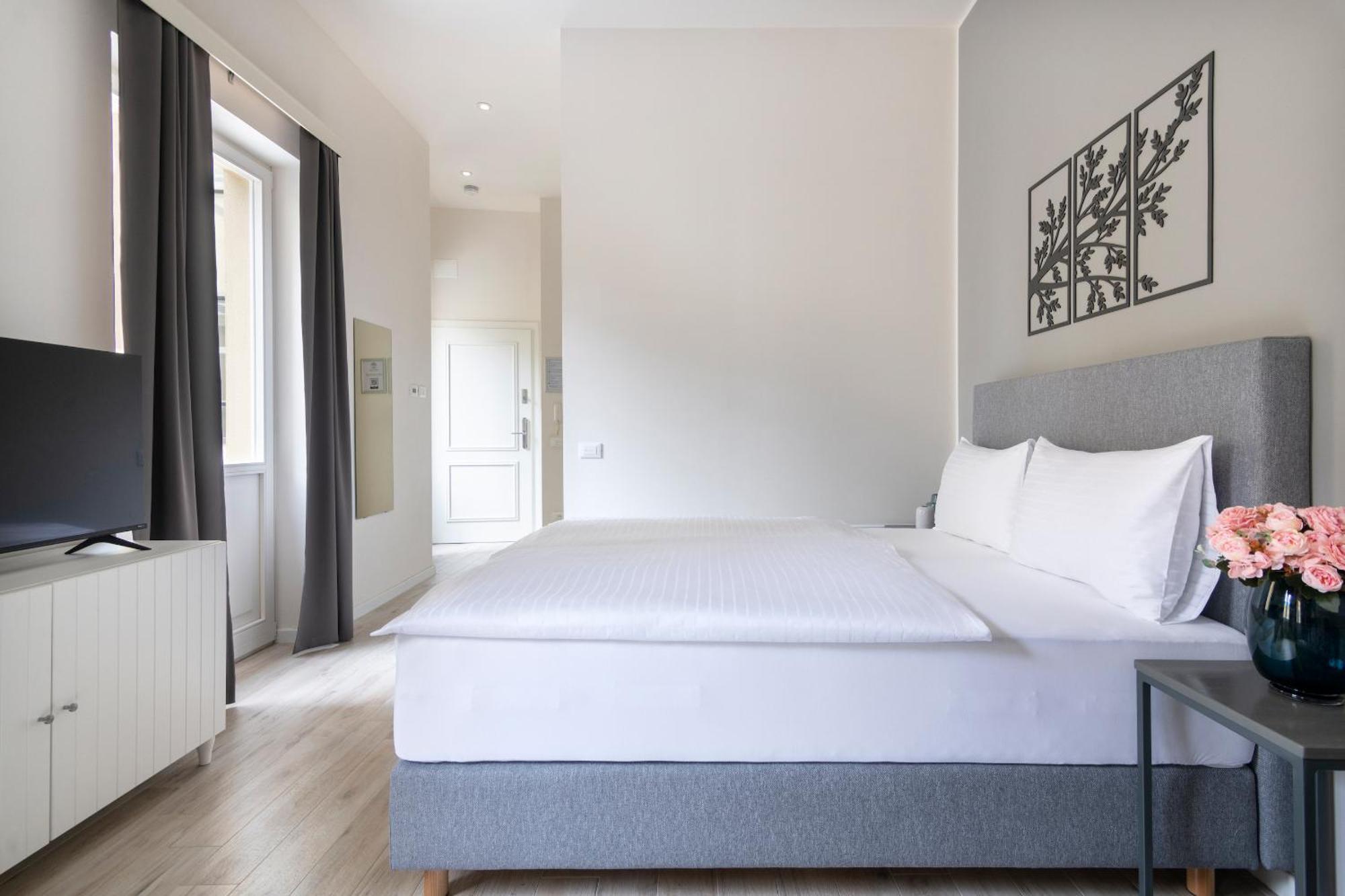 Kinsky Garden Apartments And Suites By Dwellfort, Prague